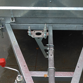 Кронштейн-запасного-колеса-на-дышло.jpg Кронштейн-запасного-колеса-на-дышло.jpg